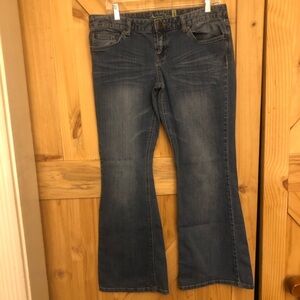 American Eagle Outfitters Womens Low Rise Distressed Flared Blue Jeans Sz. 34/30